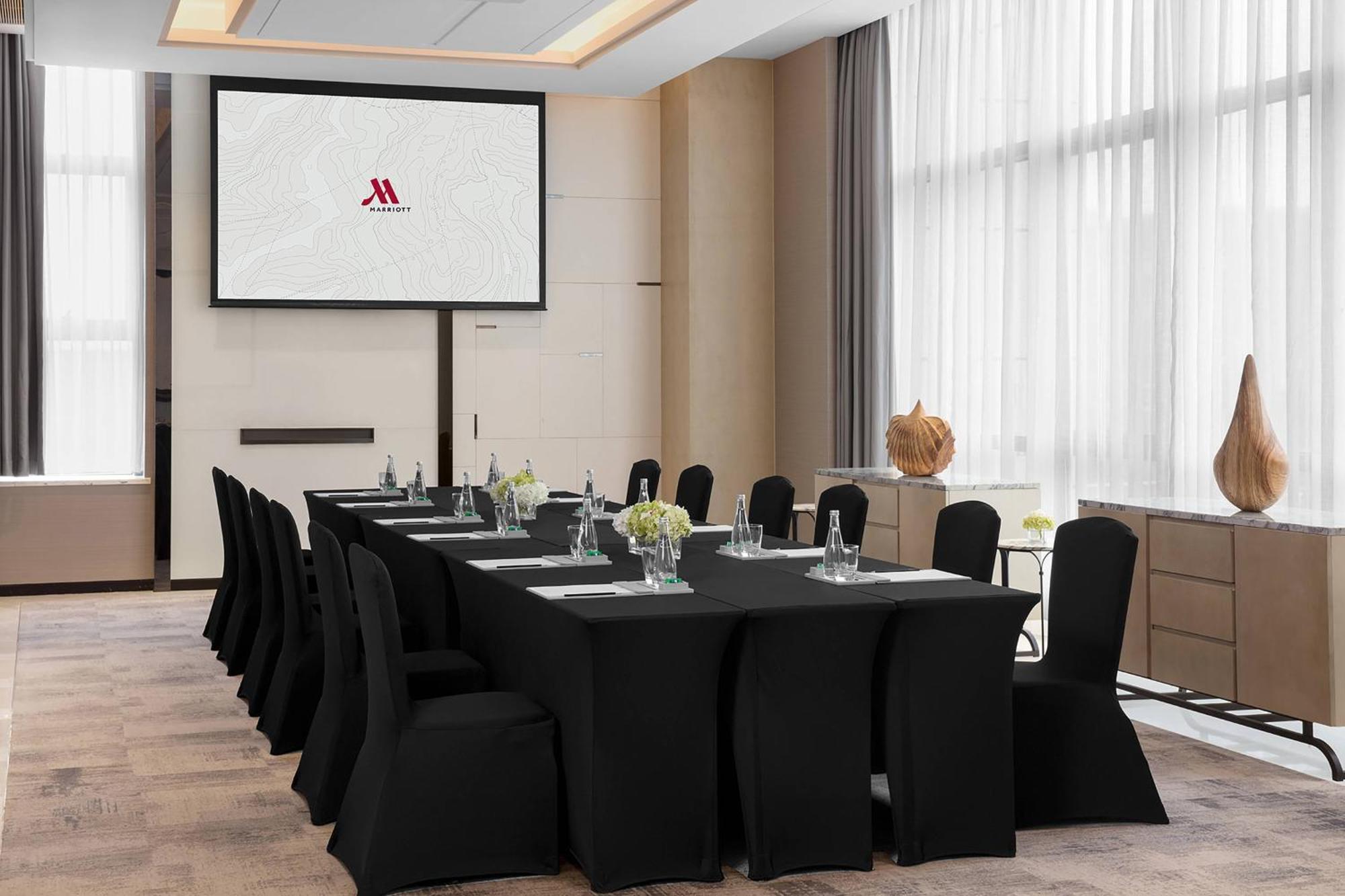 Marriott Kangqiao Khách sạn 5*